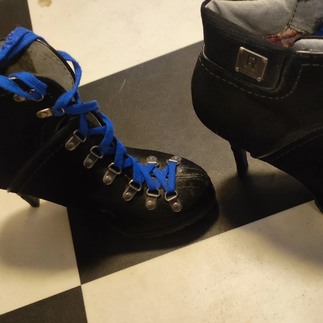 Stilettklackade ankelboots i mocka  - 91