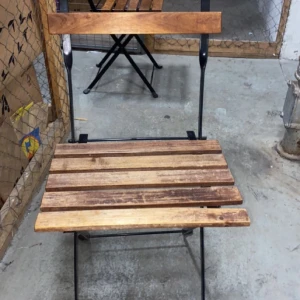 Stolar  - Två stolar  Bra skicket En för 100kr