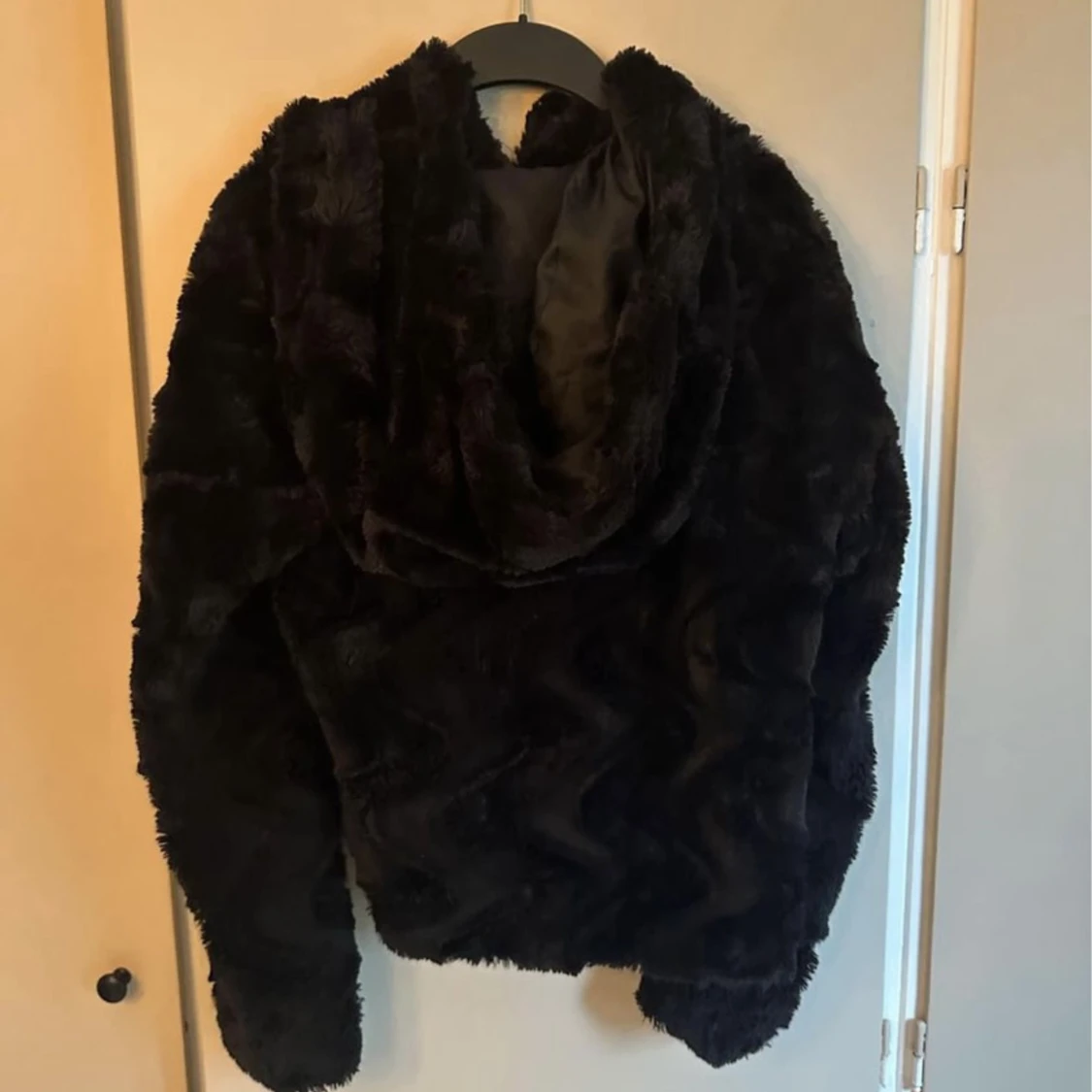 Svart teddyjacka - 90