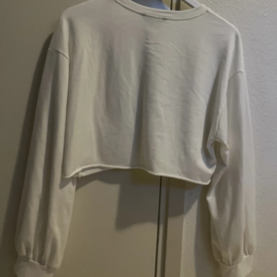 Vitlångärmad magtröja  - 91