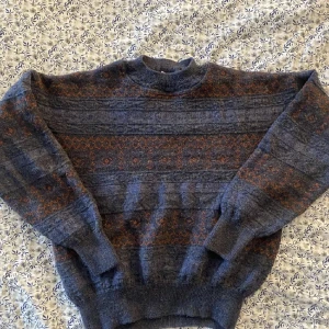 Stickad tröja🫶🏻 - Så otroligt fin och unik tröja som inte kommer till någon användning🫶🏻