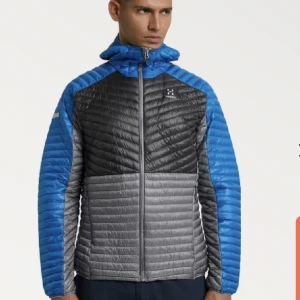 Nya Haglöfs jackor! - Nya, aldrig använda   Alla lappar kvar  1x rugged gtx jacka för män stl.L  2600kr nypris: 3600  1x mimic Hood för män Stl.L 2000kr nypris:2900 Inget kvitto finns tyvärr då jag vann dem i en tävling.   Pris kan diskuteras men inte för mycket:)