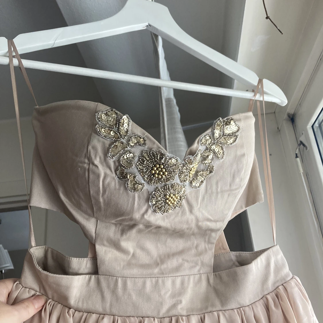 Bege festklänning  - 90