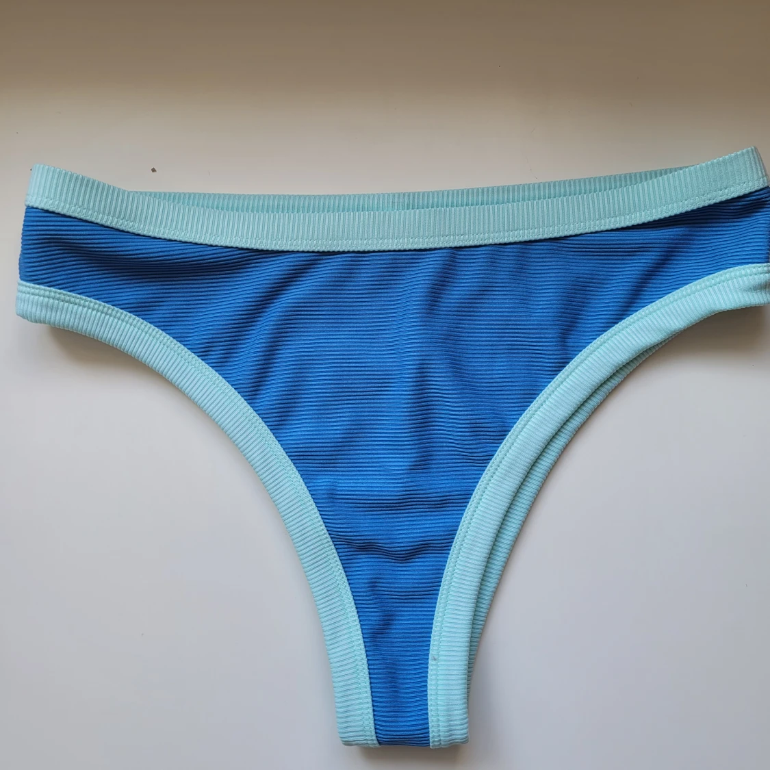 Blå asymmetrisk bikini - 90