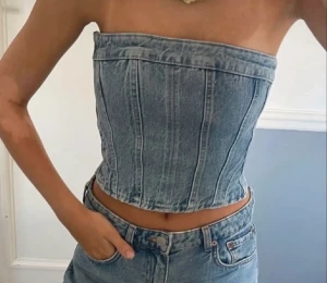 Jeans topp - Korsett topp i jeans från zara. Aldrig använd med prislappar kvar.💗