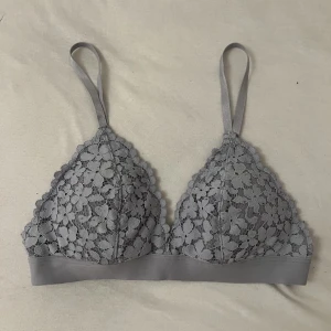 Brallete - Brallete som är använd fåtal gånger🩵