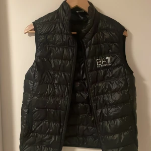 Ee7 vest - Några frågor, hör av dig 