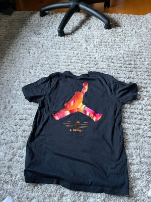 Jordan t shit - Jättefin Jordan t shit inga fel på den eller liknade 