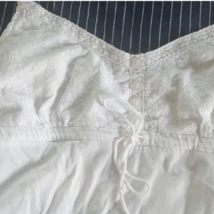 Linne - Jättefint linne. Skulle säga att det passar Xs-S💗