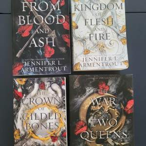 Fyra första böckerna i From Blood and Ash serien på engelska. Ett paketpris på 350 kr men välkomnar förslag. En bok kostar 250-300kr nypris. använt skick men inget som stör läsningen