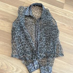 Zara tröja - Leopard, genomskinlig tröja från zara, som ny, knappt använd 