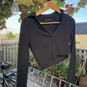 Långärmad tröja zara - Croppad med krage