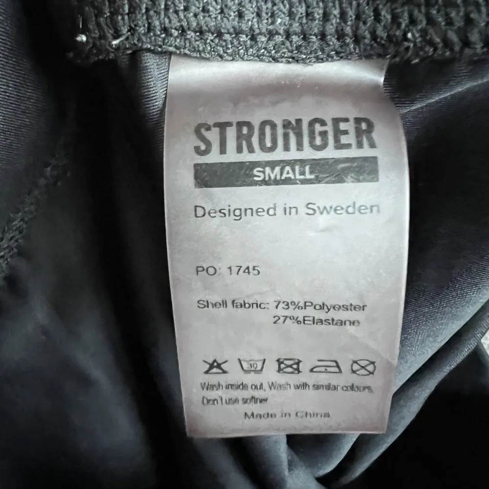 Superfina svarta tights från stronger som inte kommer till användning längre.🩷🩷. Jeans & Byxor.