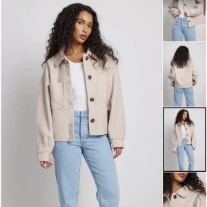 kappa - populär kappa från nakd i bra skick, endast lite nopprig. skriv för egna bilder. ☺️