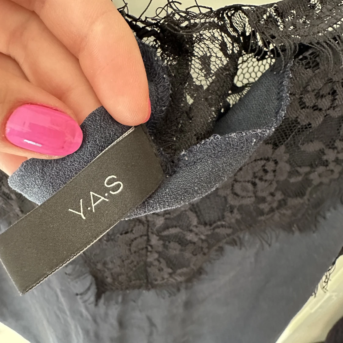 Marinblått spetslinne  - 91