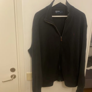 Ralph Lauren Fulzip - Riktigt schysst Ralph Lauren Fulzip, Hör av er om ni har några funderingar!