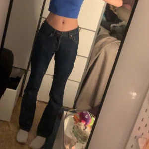 Los waist jeans - Säljer dessa lowaisted jeans de de inte kommer till användning längre kom privat för mer bilder + mått