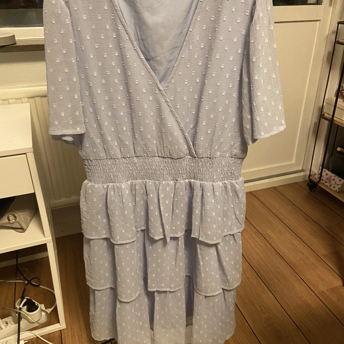 NA-KD volang klänning i lila/blå  - 90