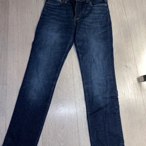 Vintage Levis Jeans - Vintage Levis 511 i storlek W32 L32. Mycket bra skick. Använd ett fåtal gånger. 
