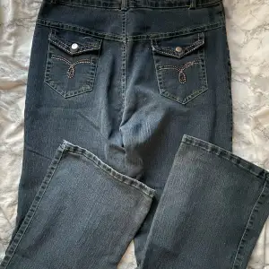 True religion liknande jeans, aldrig använda, inte äkta