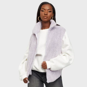 Väst i teddy  - Superskön Väst i teddymaterial, från NLY Trend. 💜