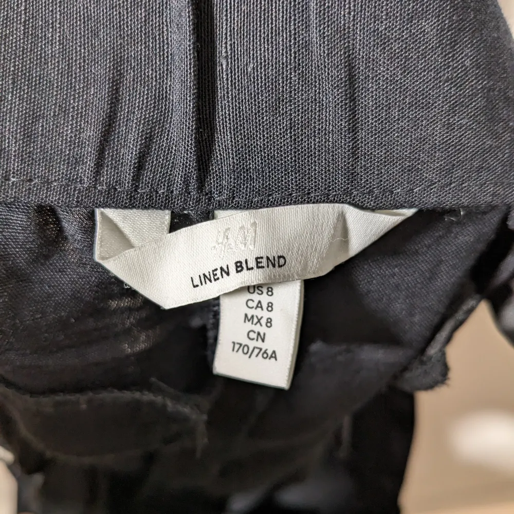 Nya linne byxor från H&M. Jeans & Byxor.