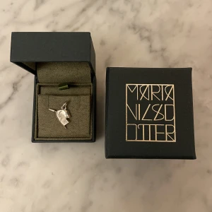 Berlock till YOU & ME necklace - Säljer min berlock till YOU & ME necklace då jag redan har ett likadant halsband!💞