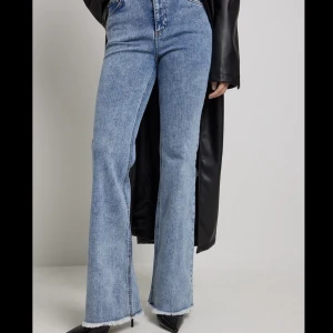 Jeans  - Jeans använda en gång. Säljes pga storrensning hemma. Storlek 36. 