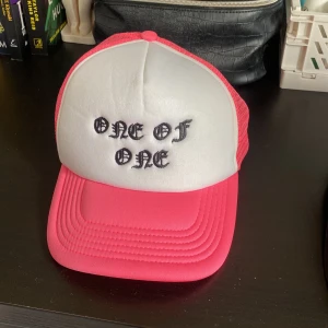 Keps - Keps från one of one