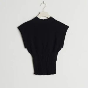 SÖKER!! - Söker denna toppen från ginatricot i storlek S!!🫶🏼🫶🏼