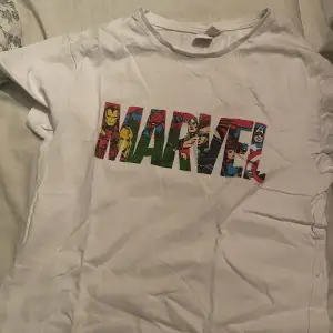 Marvel t-shirt som jag köpte när jag var på primark i Spanien för ca 4 år sedan, säljer den då den inte kommer till användes <3