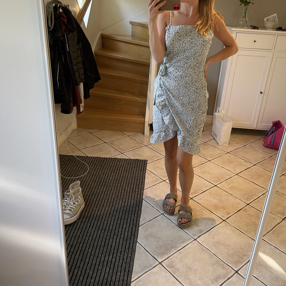 Blommig omlottklänning - 90