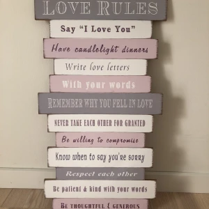 Love Rules tavla - Tavla med visdomsord.