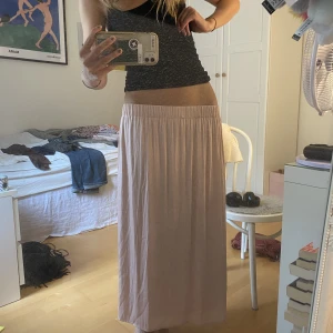 Långkjol - Rosa söt långkjol från Gina Tricot 