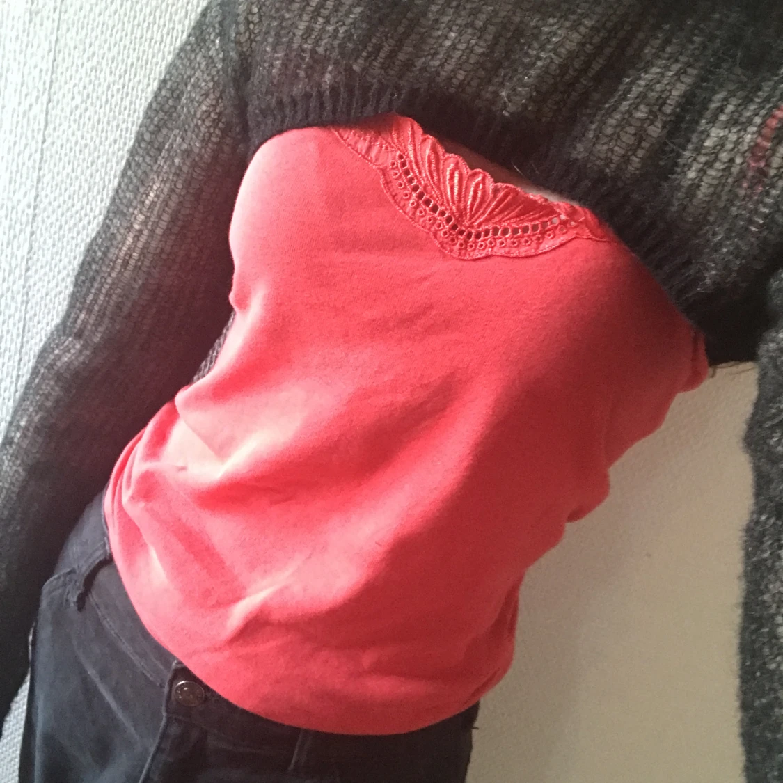 Cropped svart tröja  - 91