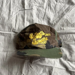 Keps Camo | Vintage New Era - Go keps från amerika,  Camo-mönstrad, småskev skärm, toppen!