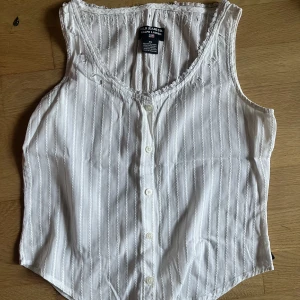 Vintage Ralph lauren sommartopp - Supersöt topp i perfekt skick! Har inga bilder på då toppen är för liten för mig 🥰