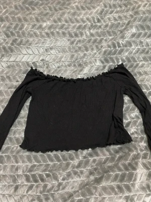 Off shoulder topp - Off shoulder topp från bikbok, strl xs.