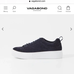 Vagabond zoe platform - Säljer dessa supersnygga sneakersarna från vagabond som är helt slutsålda. De är i blå mocka och i storlek 39. Endast använda två gånger. Köpta för 1000kr, buda från 600kr