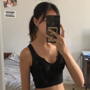 Svart weekday topp - Svart weekday croptop! 🫶🏼