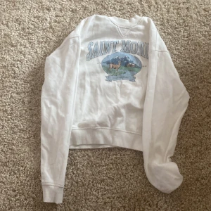 Vit tjocktröja - Fin medel tjock tröja.