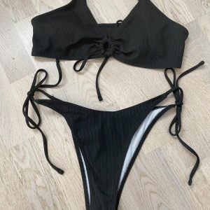 Bikini - Säljer detta as snygga bikini set i storlek M🖤🤍