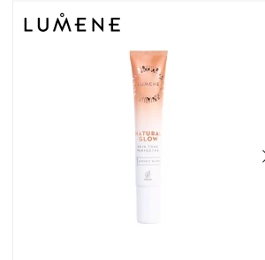 Cream bronzer  - En jätte fin creambronzer som är prefekt till sommaren eftersom den ger lite lyser! (Nypris 140kr) endast testad alltså som ny, färgen är lite ljus brun  Kontakta för fler bilder och intresse!  