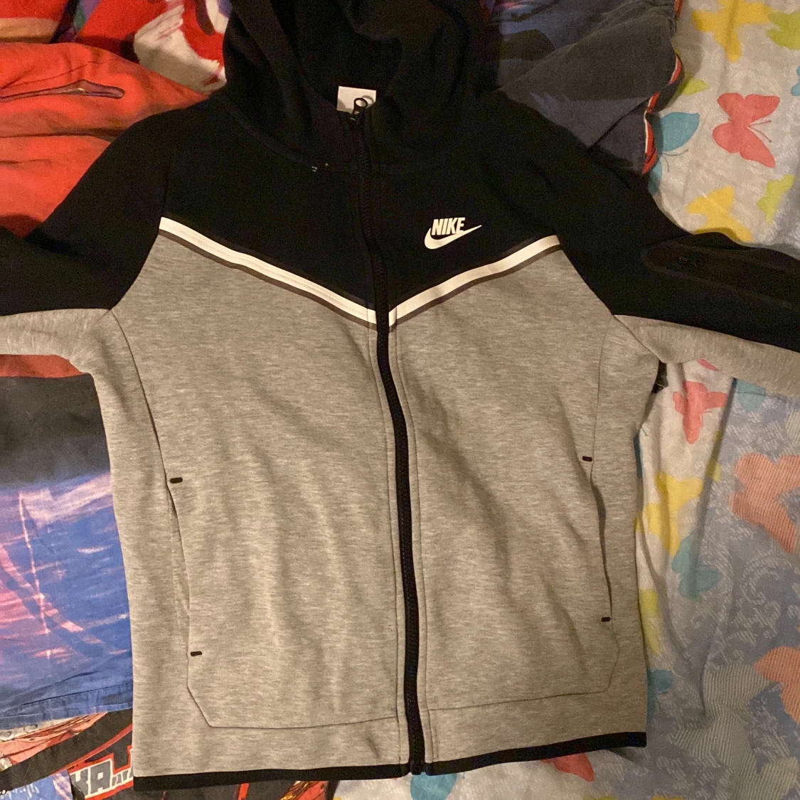 Nike tech svartgrå - 90