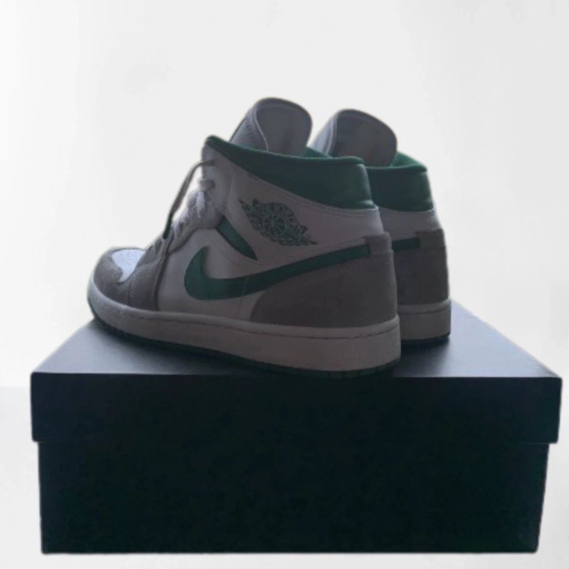 Jordans 1 Mid Green Gray - 90