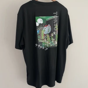 Tokyo Tee - 2xl  - Tokyo Tee från SHEIN i storlek 2xl 