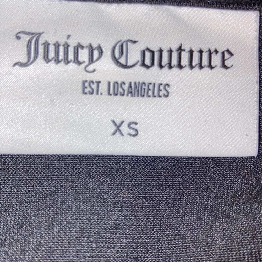 Juicy couture linne köpt förra året för 489! Säljer för 150 då jag vill få det sålt snabbt! Möts upp i Stockholm!💕. Toppar.