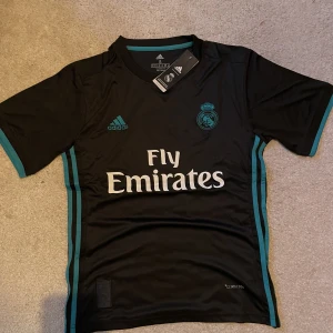 Real Madrid tröja  - Ronaldo nr7, 2017/2018 säsong 