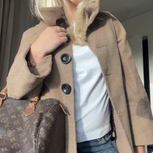 Kappa zara - Super fin kappa med stora knappar från zara