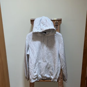 Hoodie  - Relaxed grey hoodie from h&m